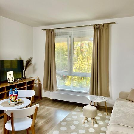 Lia Apartman - Private Parking Bratislava Ngoại thất bức ảnh