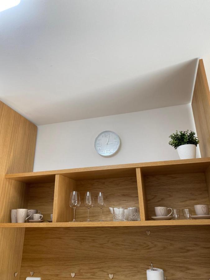 Lia Apartman - Private Parking Bratislava Ngoại thất bức ảnh