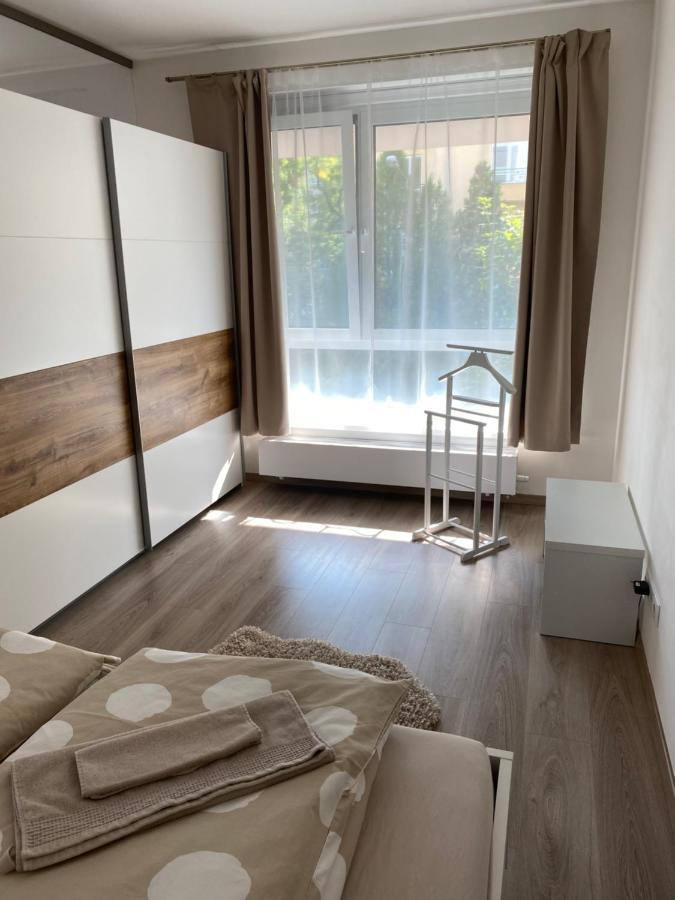 Lia Apartman - Private Parking Bratislava Ngoại thất bức ảnh