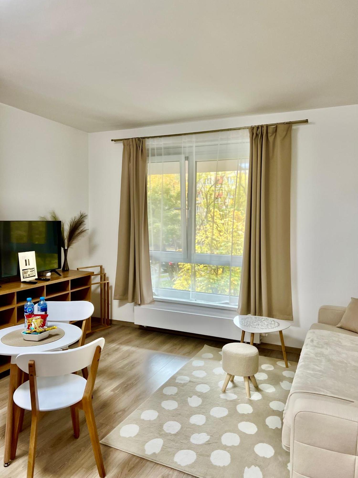 Lia Apartman - Private Parking Bratislava Ngoại thất bức ảnh