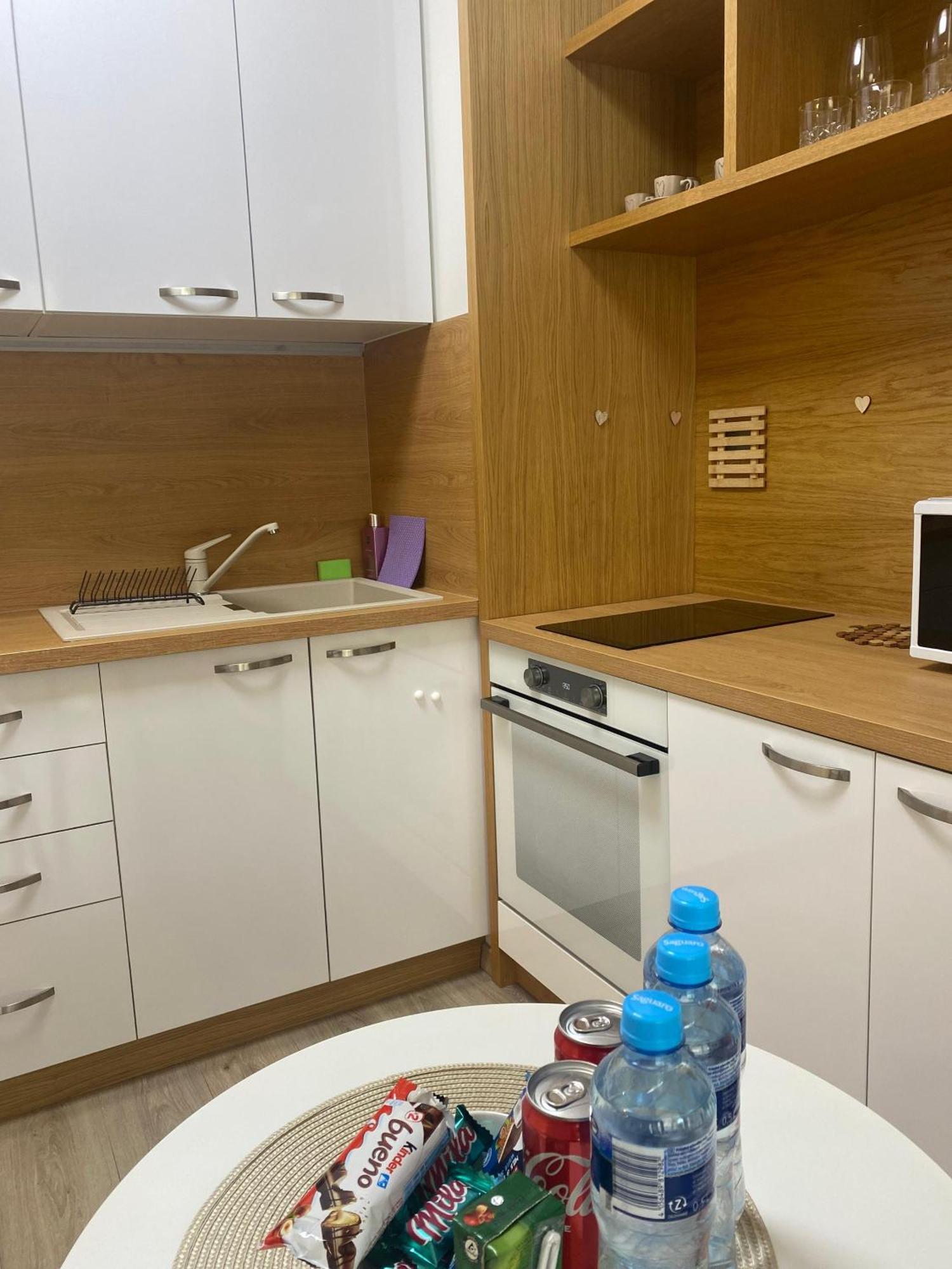 Lia Apartman - Private Parking Bratislava Ngoại thất bức ảnh